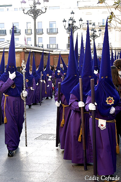 Artículos: Las insignias en las Hermandades y Cofradías 